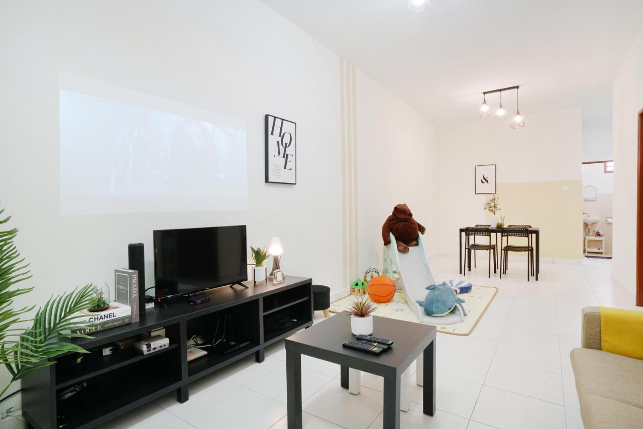Desaru Beach Waterpark Tvbox By Joyfully 20B10 Dış mekan fotoğraf